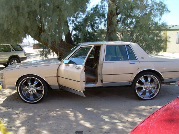 abynes74's photos - (Bynes Toy 3) My 89 Chevy Caprice With The Door Open.JPG